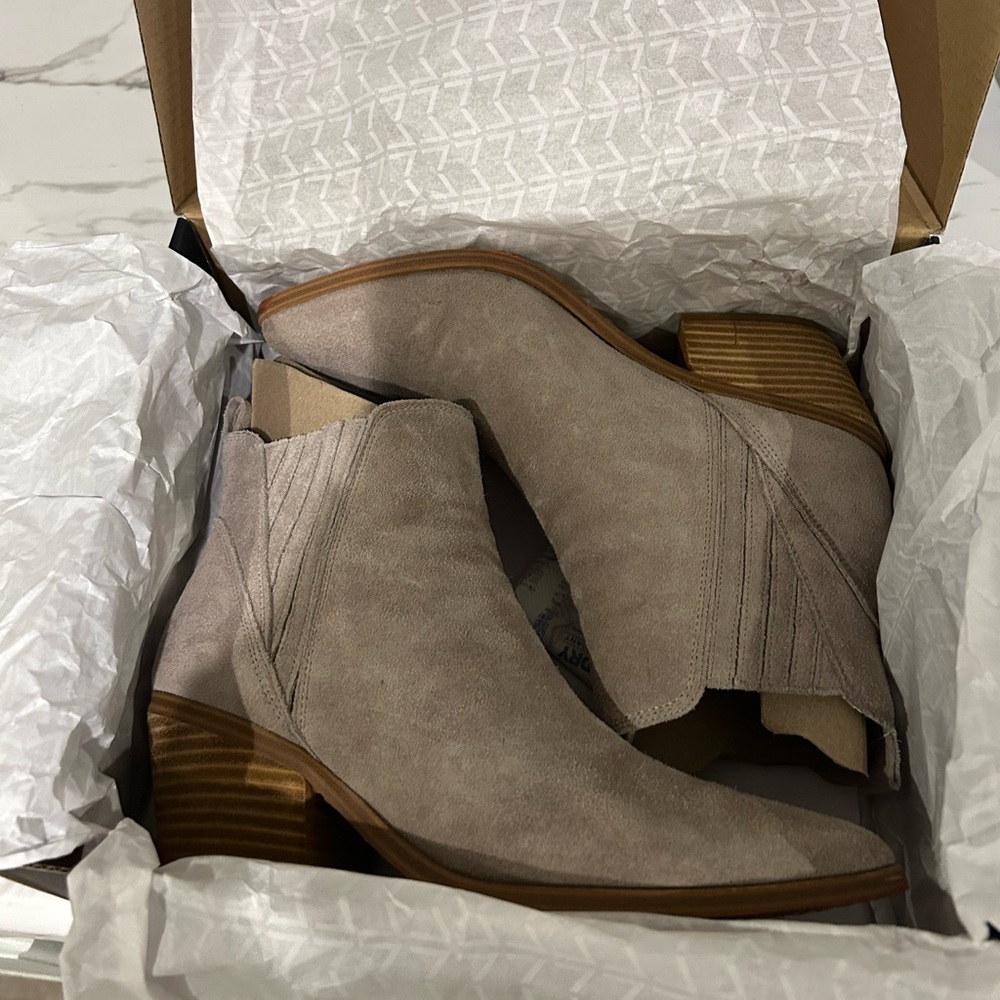 Marc Fisher Cream Ankle Boots with Classic Chelsea Silhouette and Stacked Heel